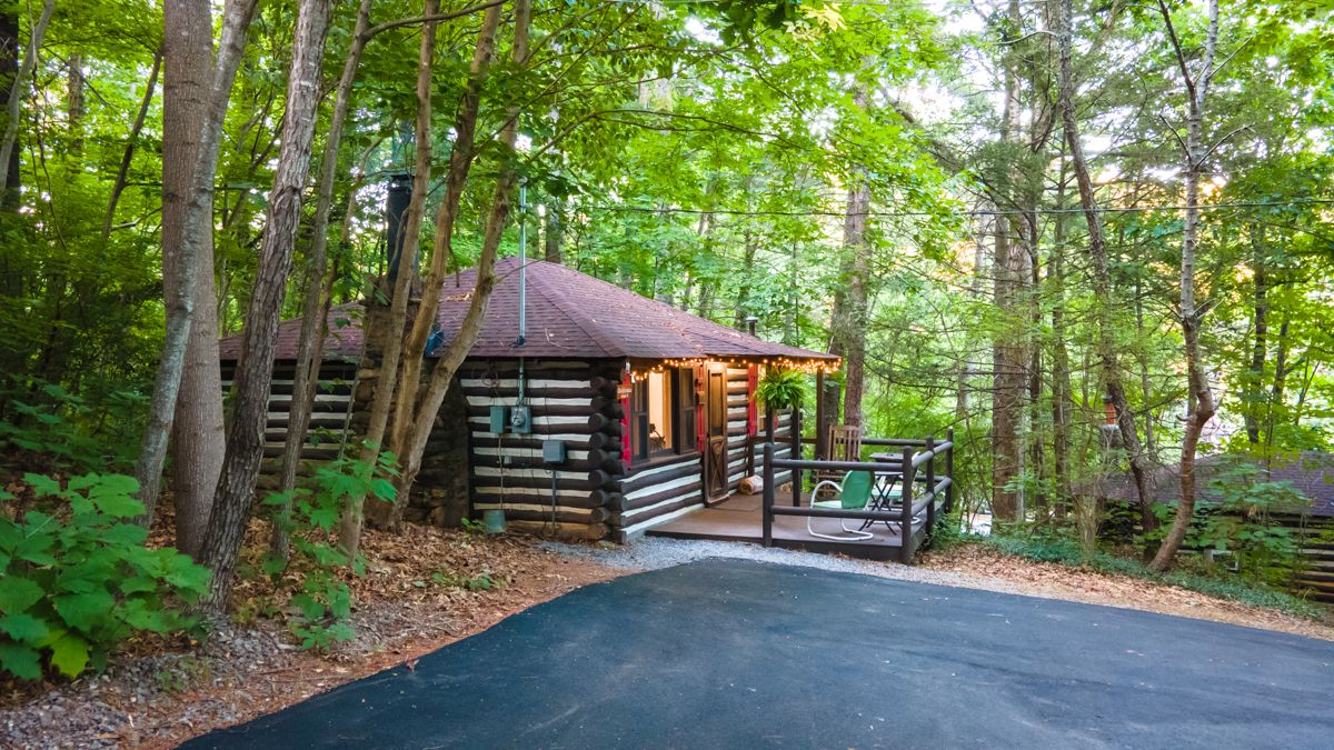 Asheville North Carolina Cabins, Cabins in Weaverville NC, Lodges in Asheville, Log Cabin Near Asheville NC, Log Cabin Motor Court